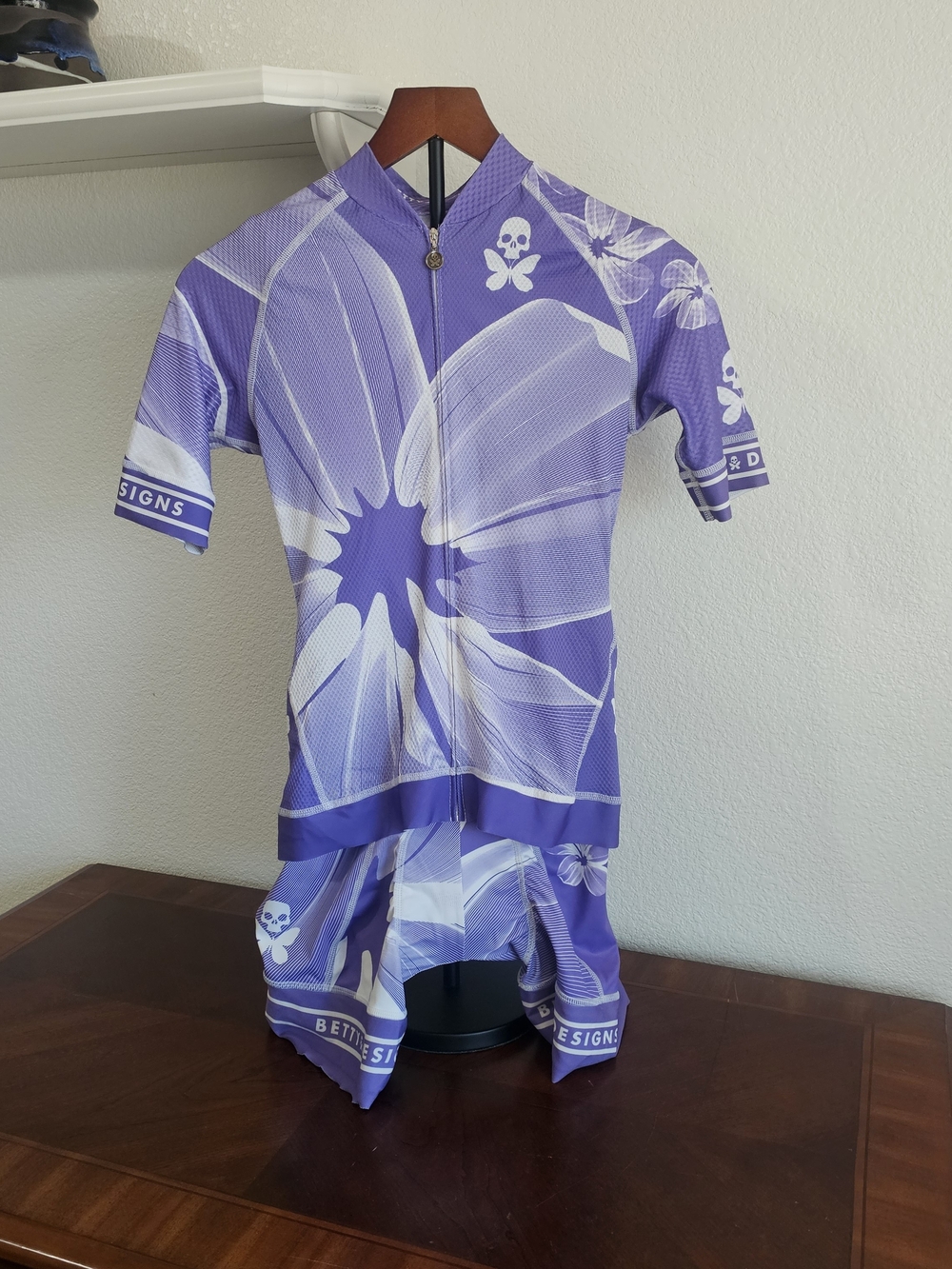 Betty Designs Women's S-XS Cycling Jersey & Bibs Set Full-Zip Purple Floral